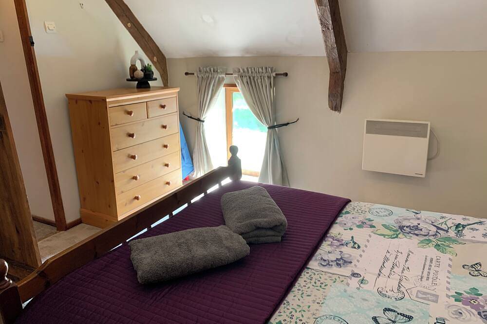 Fuchsia Cottage, beheizter Pool, kostenloses Wifi, Sat-Tv, Fähre Rabatt in Plouguenast, Côtes-d'Armor