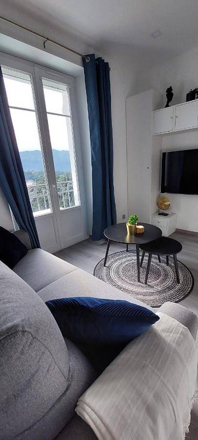 Gîte pour 2 personnes, avec vue ainsi que piscine et terrasse dans Parc du Bois Vidal - 3