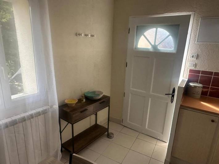 Gîte pour 3 personnes, avec vue et jardin à Saint-Privat-des-Vieux - 2