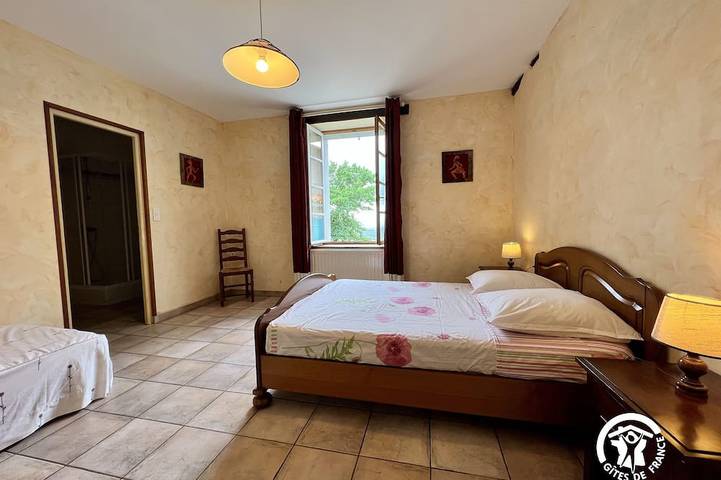 Location de vacances pour 11 personnes, avec terrasse et jardin à Villardonnel - 4