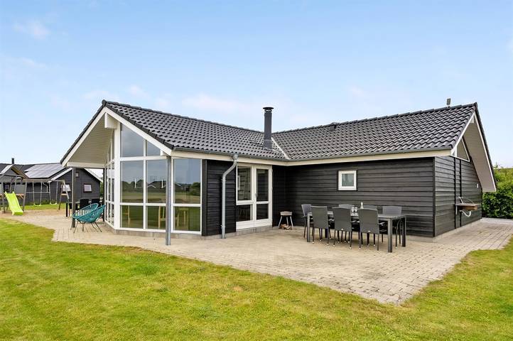 Ferienhaus für 10 Personen, mit Terrasse und Sauna sowie Whirlpool und Garten in Skovmose