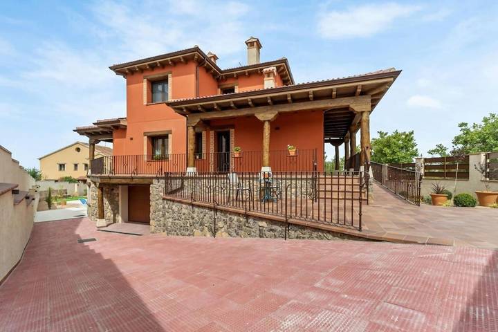 Casa rural para 11 personas, con jardín además de vistas y piscina, Familias con niños en Torrecaballeros - 4