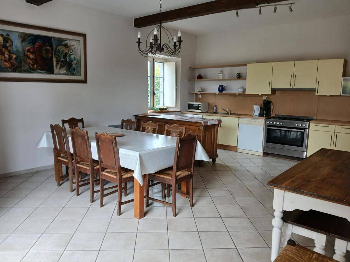 Five-Bedroom House in Saint-Rémy-du-Plain, Fougères-Vitré