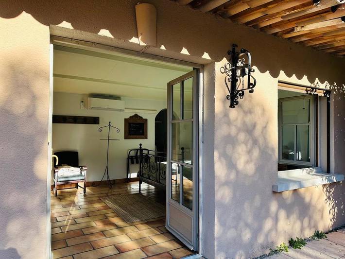 Chambre d’hôte pour 2 personnes, avec jardin ainsi que vue et piscine à L'Isle-sur-la-Sorgue - 3
