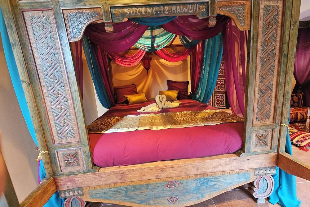 La Bess'itude bed and breakfast Riad 1001 nuits in Besse-sur-Issole, Región Brignoles
