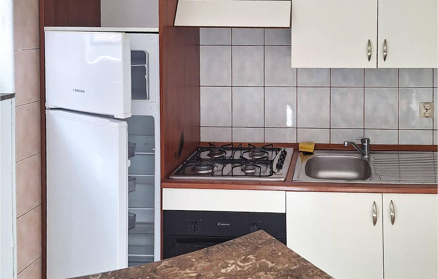 Ganze Ferienwohnung, Ferienwohnung für 4 Personen mit Terrasse in Betina, Tisno