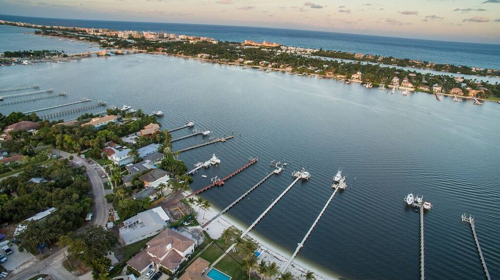 Waterfront, Paradise Luxury Intracoastal Home mit eigenem Pool, East Lantana. in Lantana, Palm Beach County