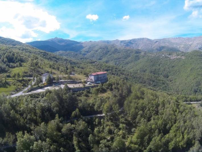 Hôtel pour 4 personnes, avec Balcon et Terrasse ainsi que Jacuzzi et Jardin à Ormea