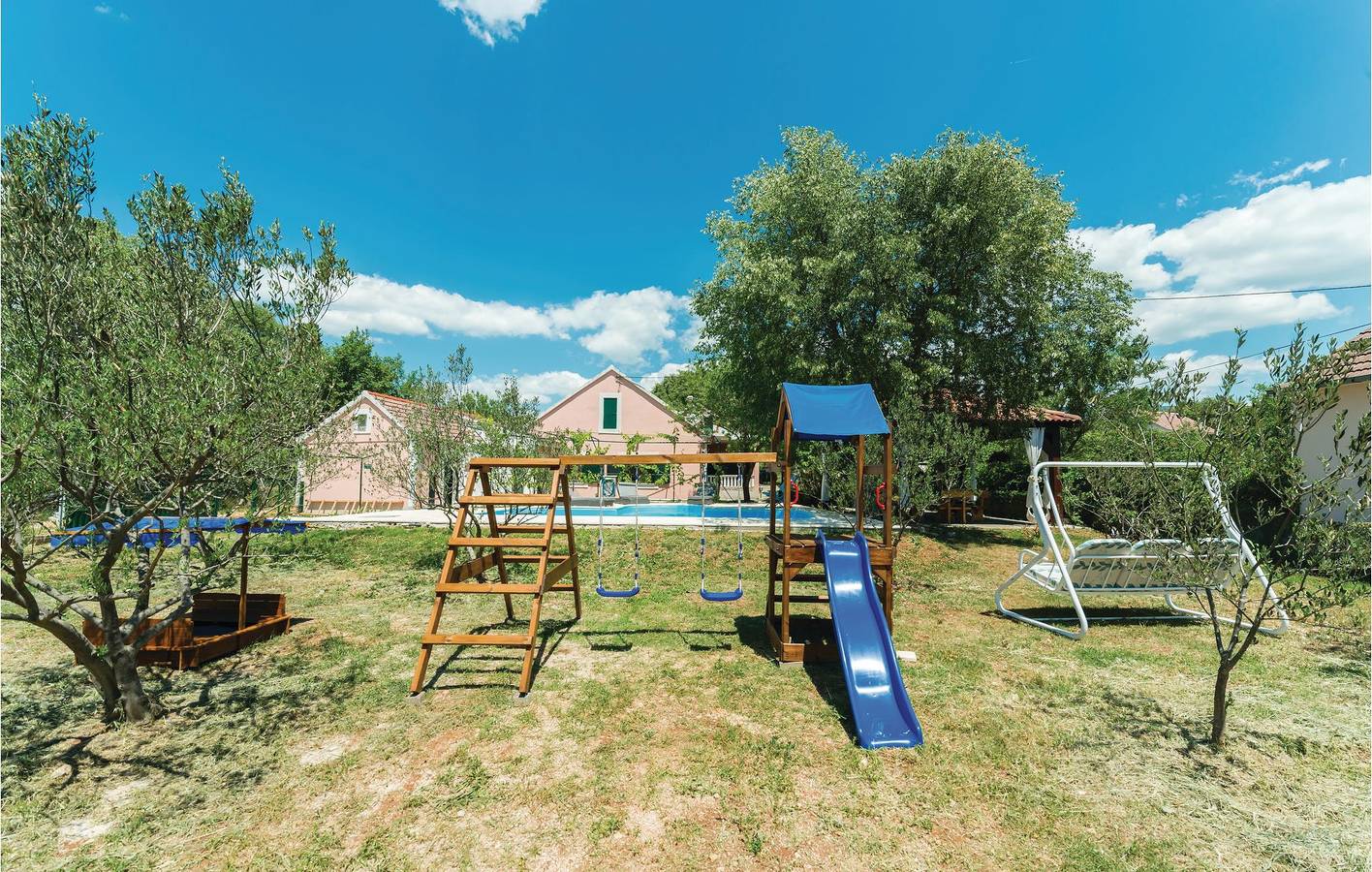 Ferienhaus für 6 Personen mit Terrasse in Dalmatinisches Zagora