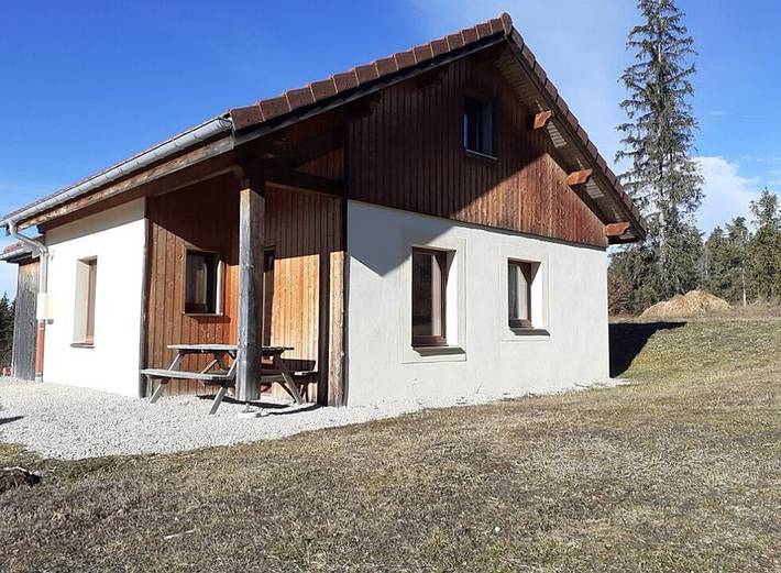 Gîte pour 8 personnes, avec terrasse ainsi que jardin et sauna, animaux acceptés à Chapelle-des-Bois - 2