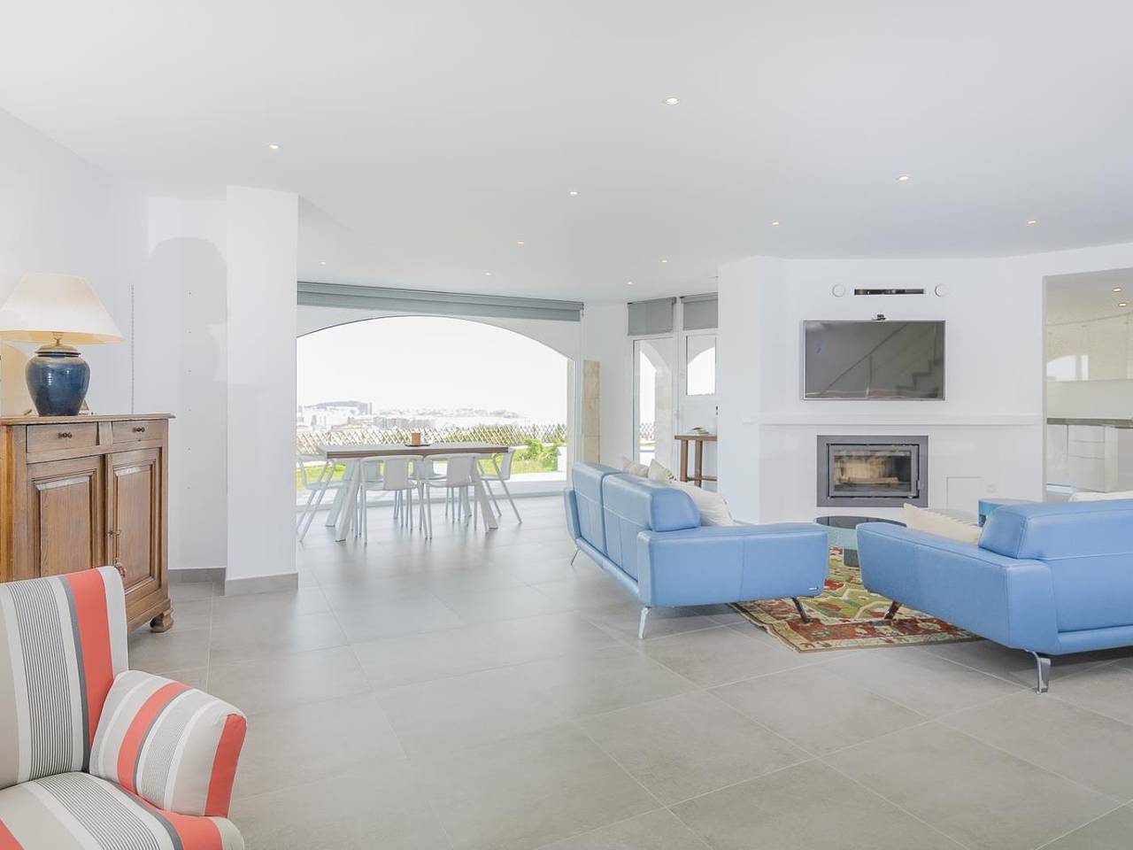 Villa Saramel spacieuse et moderne avec des vues spectaculaires sur Palamos. in Torre Valentina, Calonge