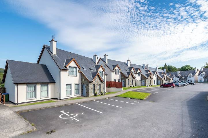 Holiday rental for 9 people, with terrace and pool as well as garden, with pets in Kenmare