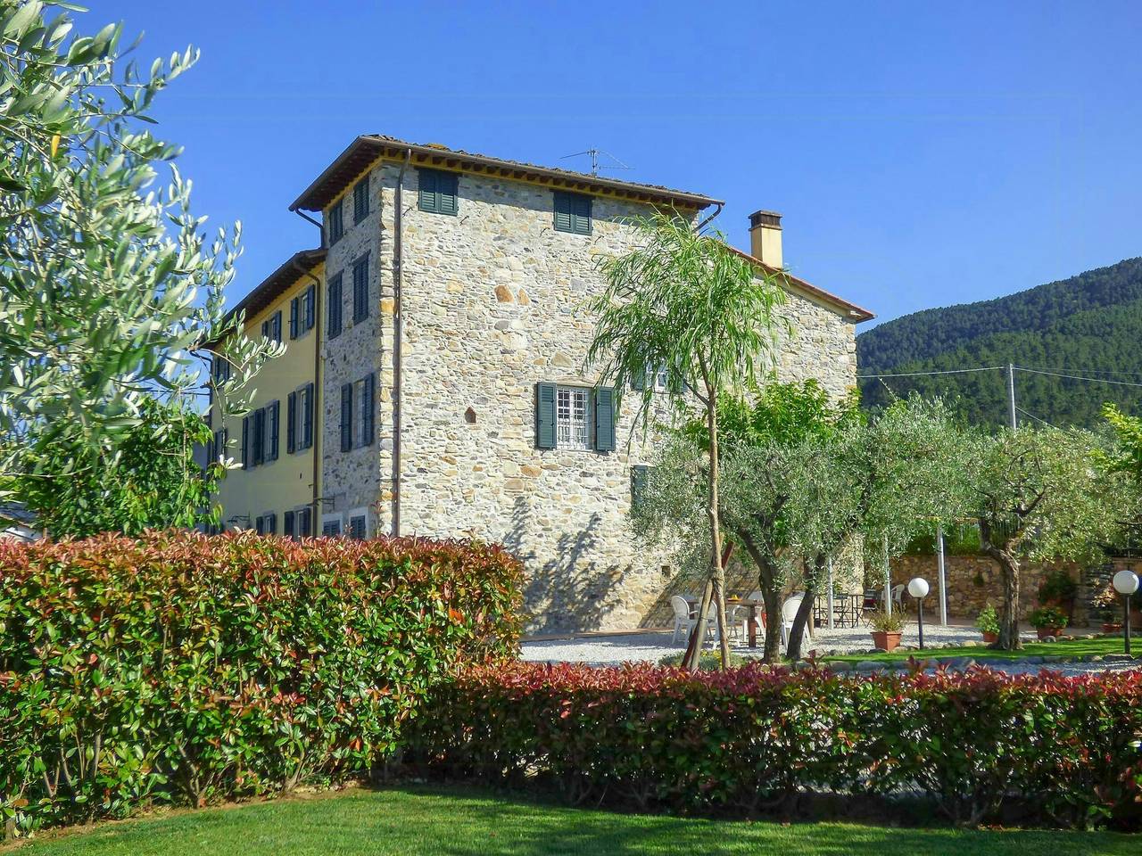 Ganze Wohnung, Wohnung im Erdgeschoss mit Pool in der Nähe von Lucca in Capannori, Lucca Provinz
