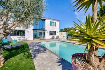 Location de vacances pour 10 personnes, avec jardin et terrasse, animaux acceptés à La Flotte