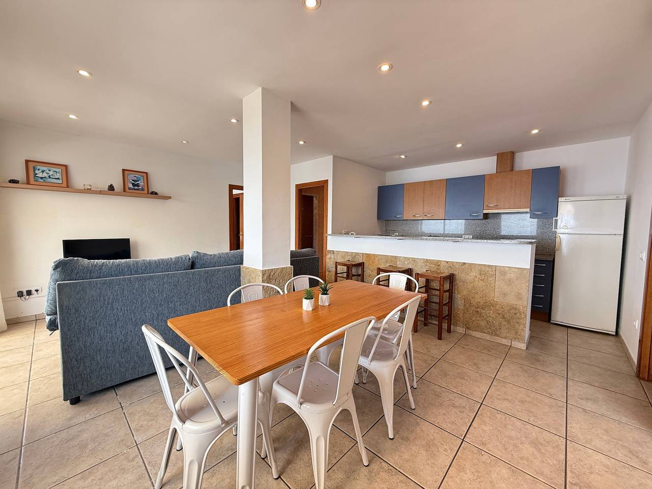 Entire apartment, Comfortable Apartment for 6 with Private Terrace in Roses in Canyelles Petites, Roses
