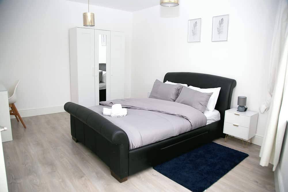 Ganze Wohnung, 2 Bed Flat - Sleeps 3 - Wifi - Parking in Watford, Hertfordshire