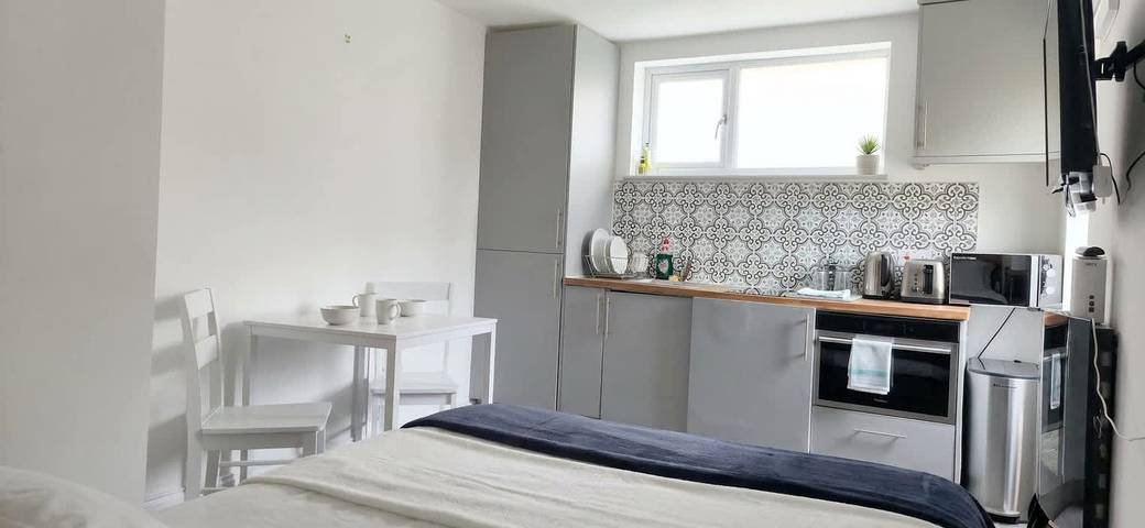 Apartamento entero, Cosy Studio Apartment with Parking & Garden in Northamptonshire