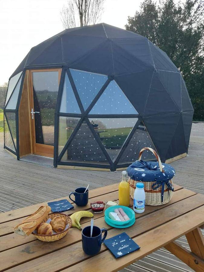 Tente pour 2 personnes, avec Jacuzzi et Terrasse ainsi que Jardin et Vue