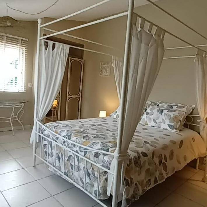 Location de vacances pour 2 personnes, avec jardin ainsi que piscine et vue à Puycornet - 3