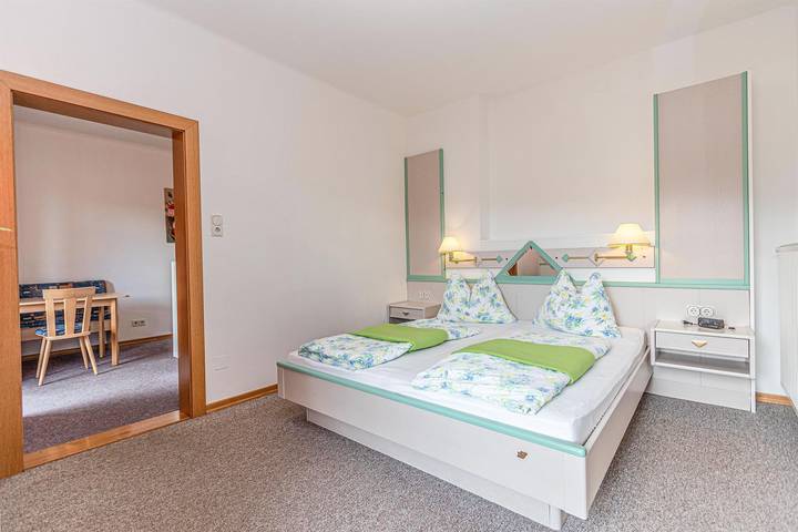 Ferienwohnung für 2 Personen, mit Balkon und Pool sowie Ausblick in Seeboden - 3