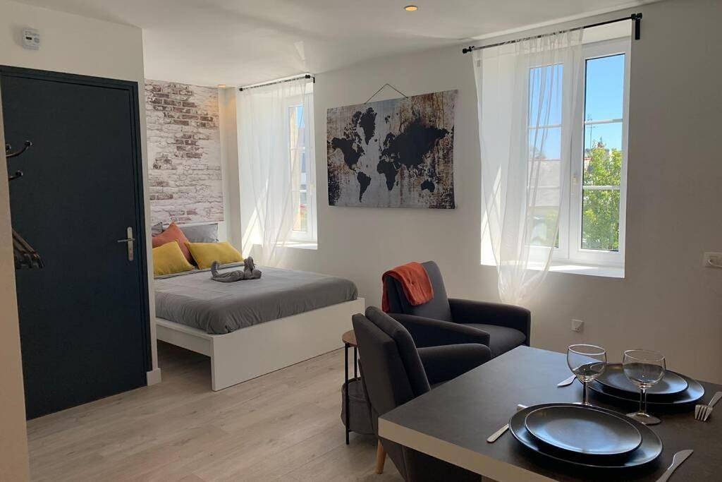 Appartement entier, Le petit loft - Studio - Wifi - Coeur de ville - Parking in Pont-l'Abbé, Région de Quimper