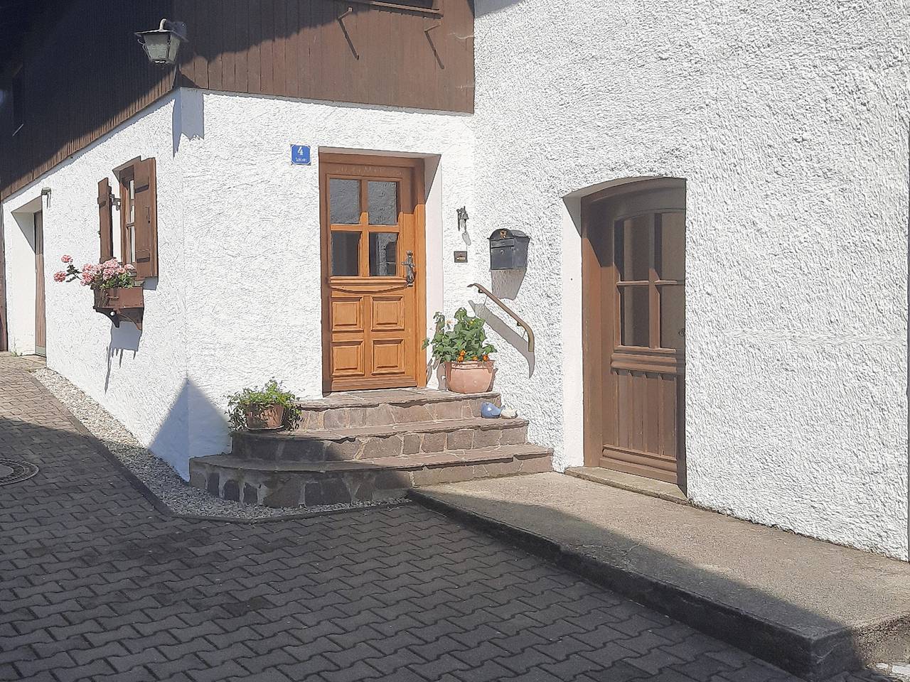 Ganze Ferienwohnung, Ferienwohnung Mutzenbauer - Ferienwohnung 60 qm im Og mit zwei separaten Schlafzimmern in Bad Endorf, Chiemsee