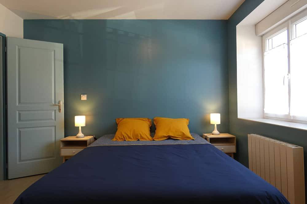 Maison rénovée avec jardin, 3 chambres, à 10 min de Chartres, idéale pour familles et escapades romantiques in Thivars, Région de Chartres