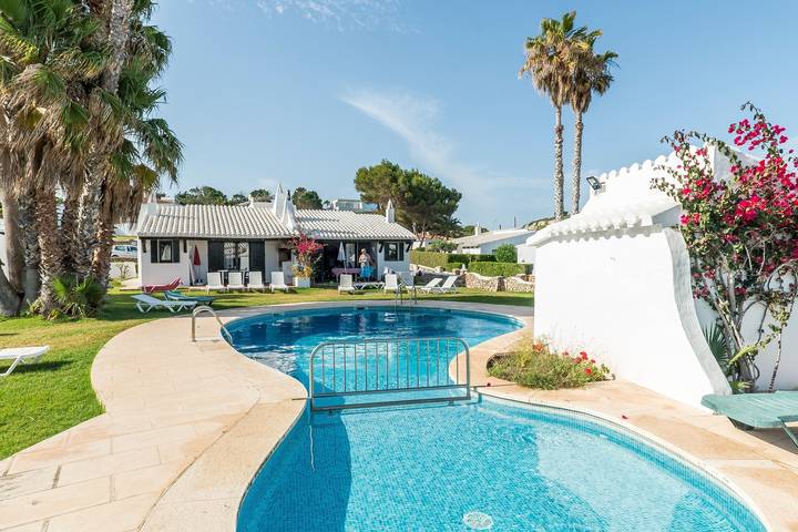 Apartamento para 6 personas, con Jardín y Piscina para niños en Binisafua