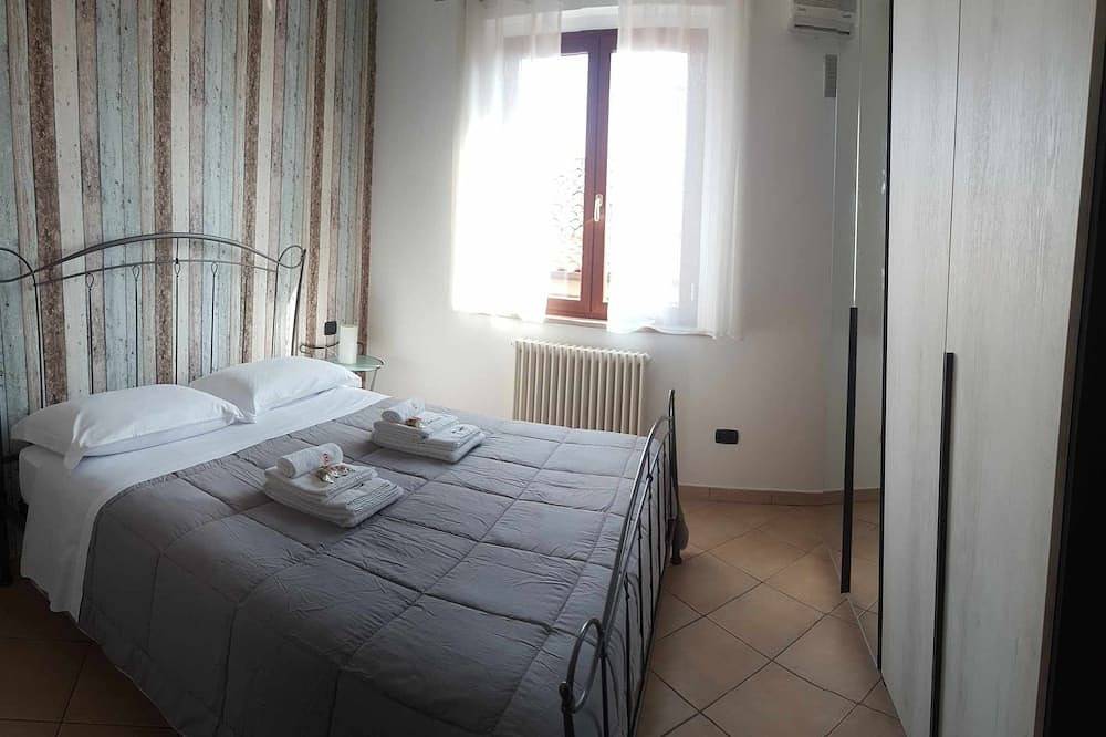 Entire apartment, The Conero - Two-room apartment with private parking space in Osimo, Ancona Province