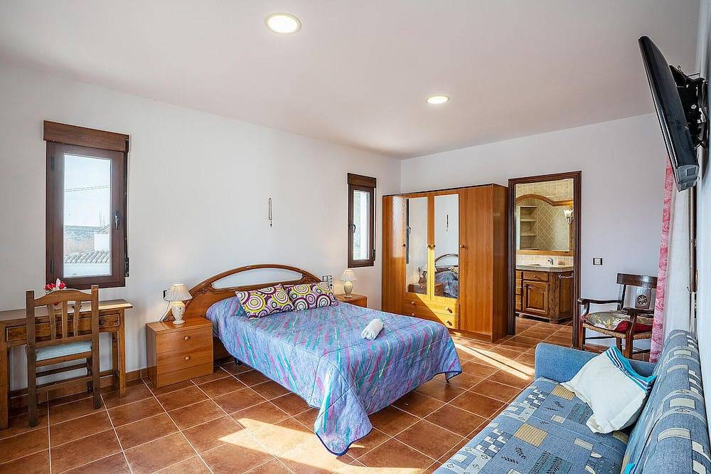 Lovely home in Galera with kitchenette in La Alquería, Galera