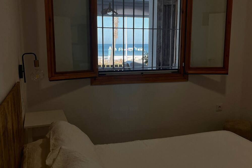 Casa Vacacional 'Primera Línea en Matalascañas' con Vistas al Mar, Wi-Fi y Aire Acondicionado in Matalascañas, Almonte