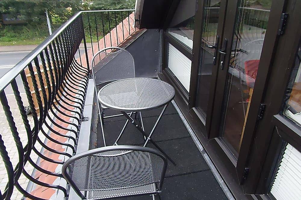 Entire apartment, Detached 1st Floor Studio Flat in Littlehampton, West Sussex
