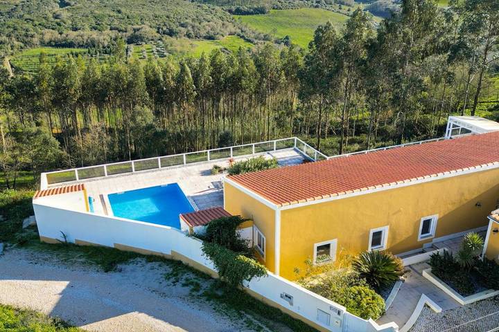 Casa rural para 8 personas, con Terraza y Jardín además de Piscina y Vistas en Alcobaça