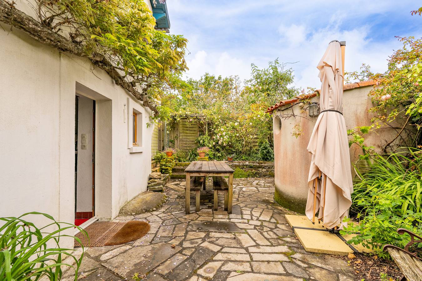 Maison de vacances 'Maison De Charme - 400m Plage' avec terrasse privée, jardin privé et Wi-Fi in Le Portmain, Pornic