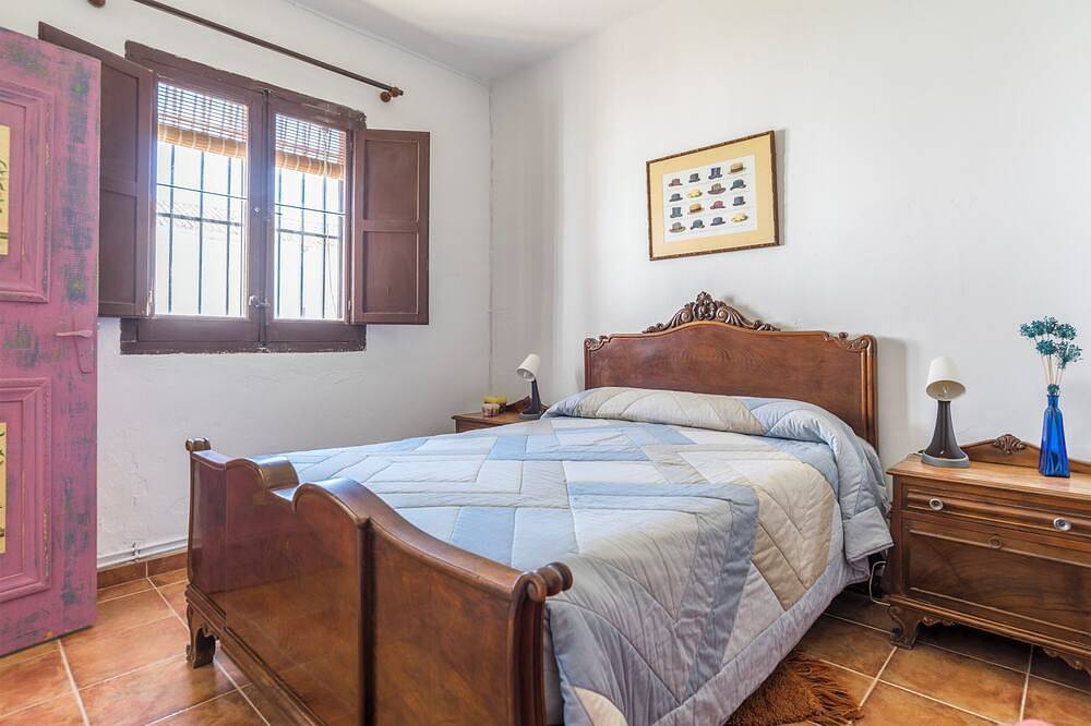 Casa con piscina en el campo 11 a 14 personas, ideal para grupos in Horcajo de Santiago, Provincia de Cuenca