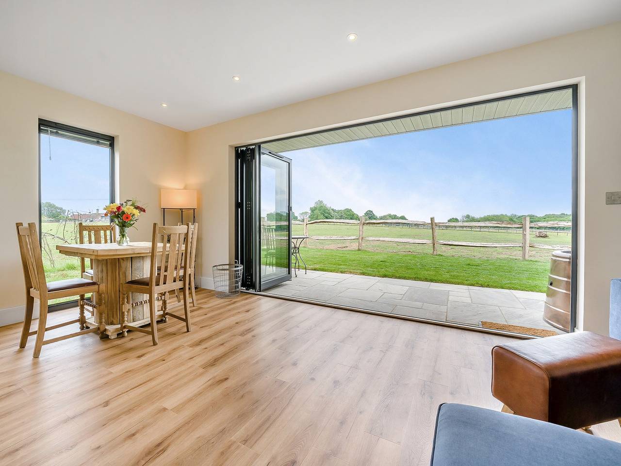 Hillview in Sussex Occidental