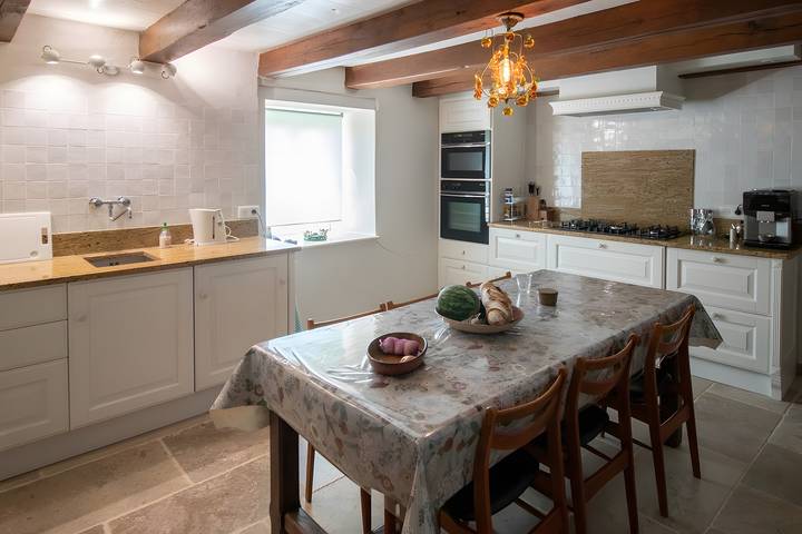 Casa de campo 'Le Cournou' con jardín privado, punto de recarga de coche eléctrico y wifi in Montcuq, Montcuq-en-Quercy-Blanc