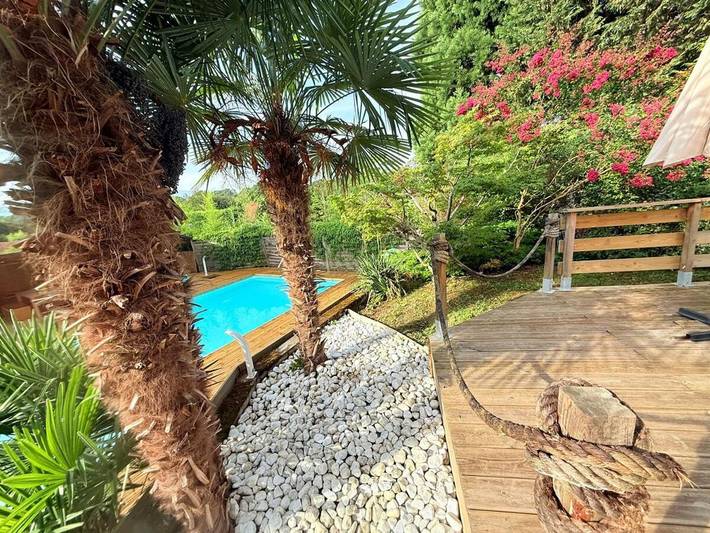 Location de vacances pour 15 personnes, avec piscine ainsi que vue et jardin à Cranves-Sales - 2