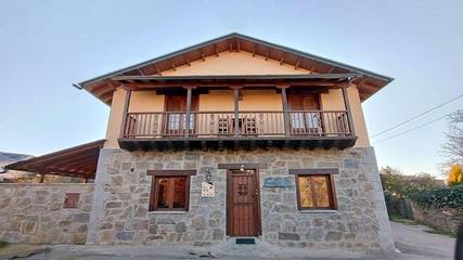 Casa de vacaciones para 6 personas, con vistas y jardín, Se admiten mascotas en Sanabria (Zamora)