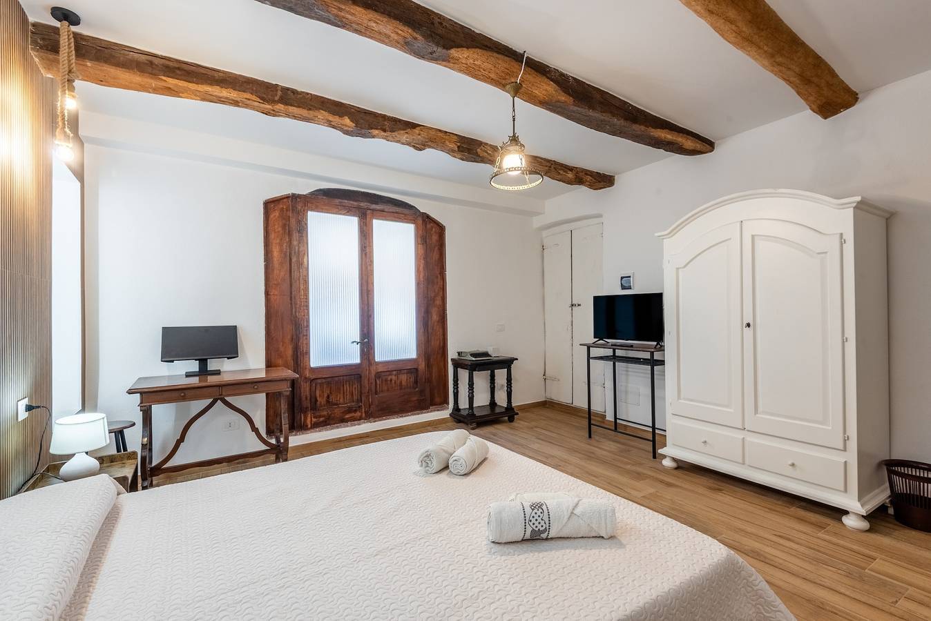 Zimmer 'Castagno - Antiche Dimore di Vescovado' mit Pool und gemeinsamem Garten in Murlo, Siena Provinz