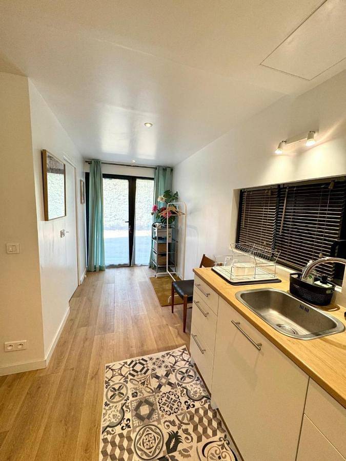 Appartement entier, One-Bedroom Apartment in Pujaut, Région de Nîmes