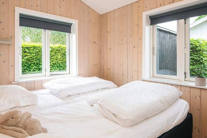 Ferienhaus für 4 Personen, mit Whirlpool und Terrasse sowie Garten und Sauna in Flovt Strand - 2