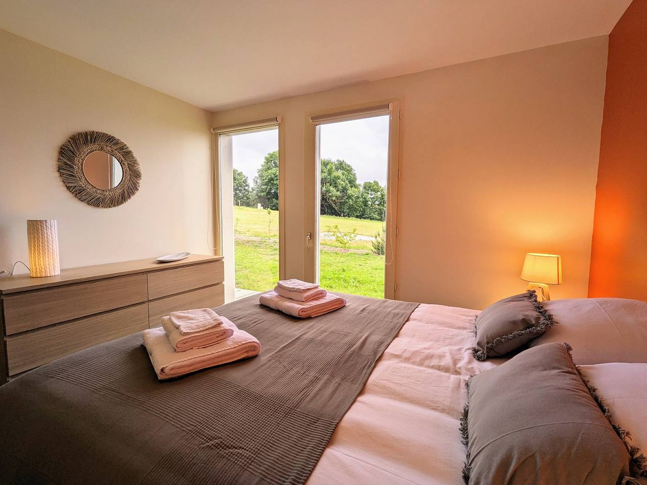 Gîte rénové avec terrasse, randonnées et activités culturelles en Haute-Loire in Le Mas-de-Tence, Haute-Loire