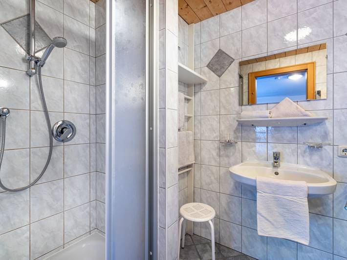 Ferienwohnung für 11 Personen, mit Terrasse und Garten sowie Sauna in See - 4