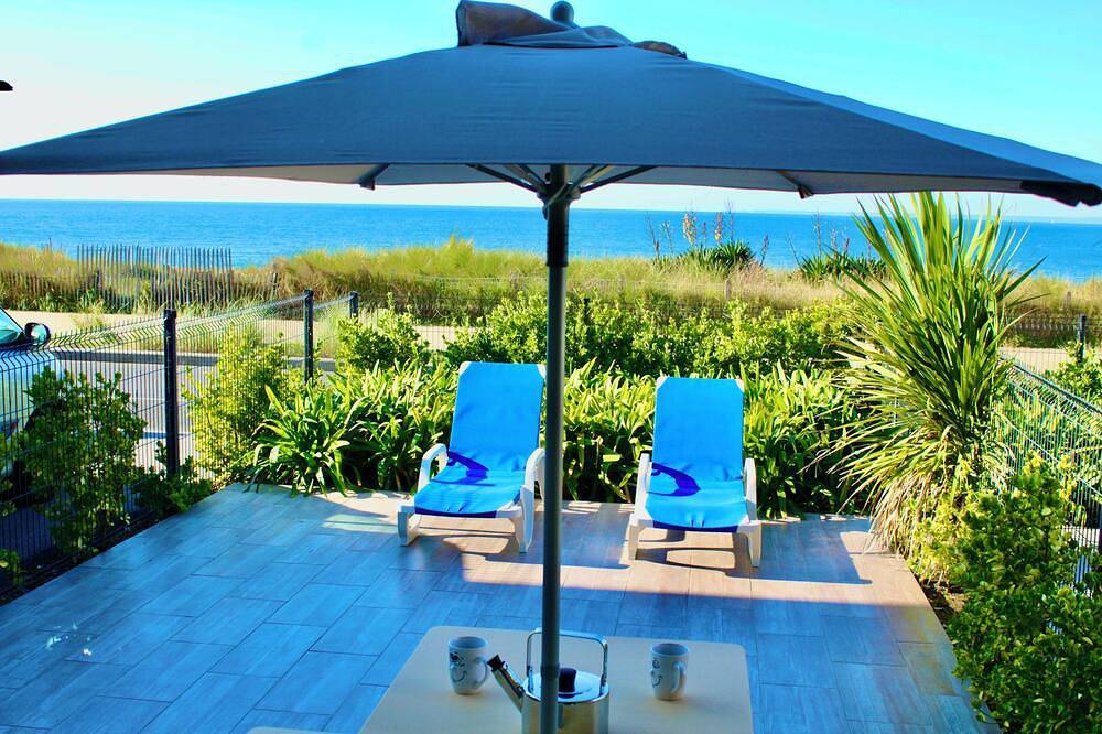 Front de Mer Vue Somptueuse sur la Mer à 180° Haut Standing Jardin Parking Privé in Barneville-Carteret, Côte de la Déroute