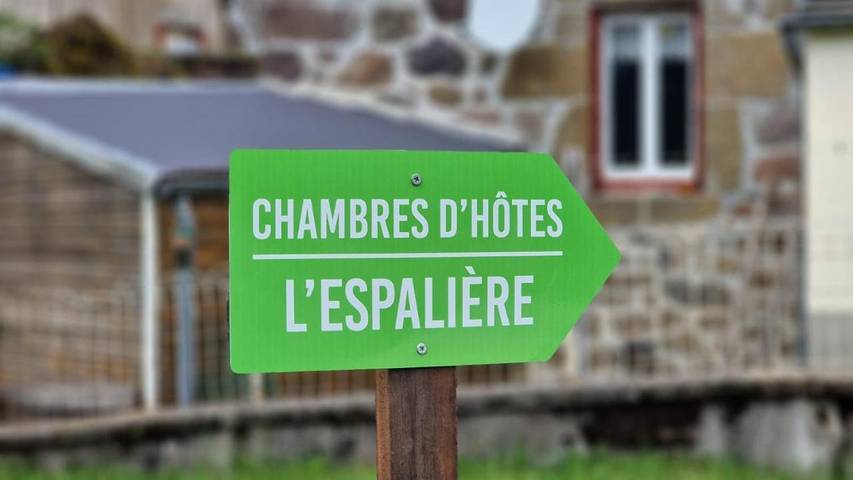 Location de vacances pour 2 personnes, avec vue et jardin à Le Falgoux - 4