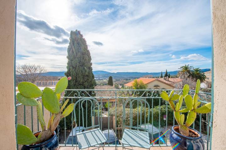 Location de vacances pour 6 personnes, avec Terrasse sur la Côte d'Azur
