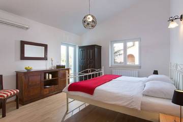 Villa for 8 People in Poreč, Grad Poreč, Photo 3