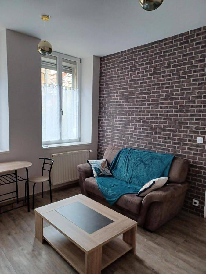 Appartement entier, One-Bedroom Apartment in Luxeuil-les-Bains, Haute-Saône