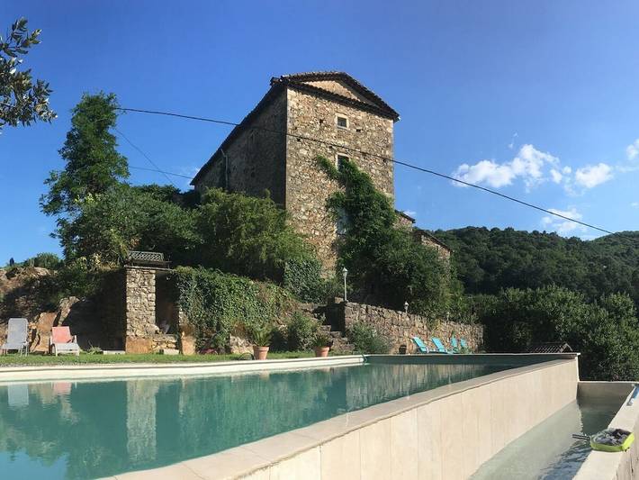 Location de vacances pour 5 personnes, avec Terrasse ainsi que Jardin et Piscine à Saint-Florent-sur-Auzonnet